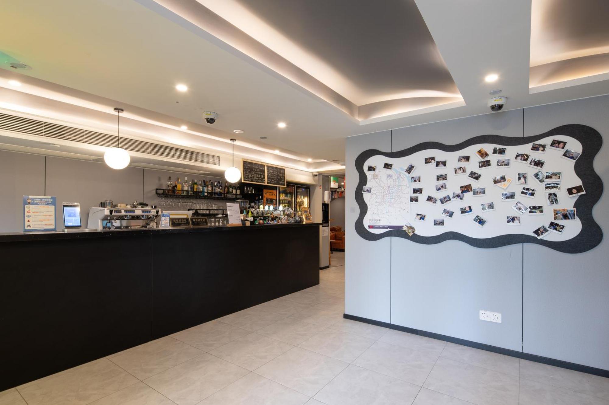 Dayin International Youth Hostel -Near People'S Square & Old Town -Social Area -Bar -Cafe -Gym -Free Laundry Luggage Storage -24H Front Desk -English Service เซี่ยงไฮ้ ภายนอก รูปภาพ