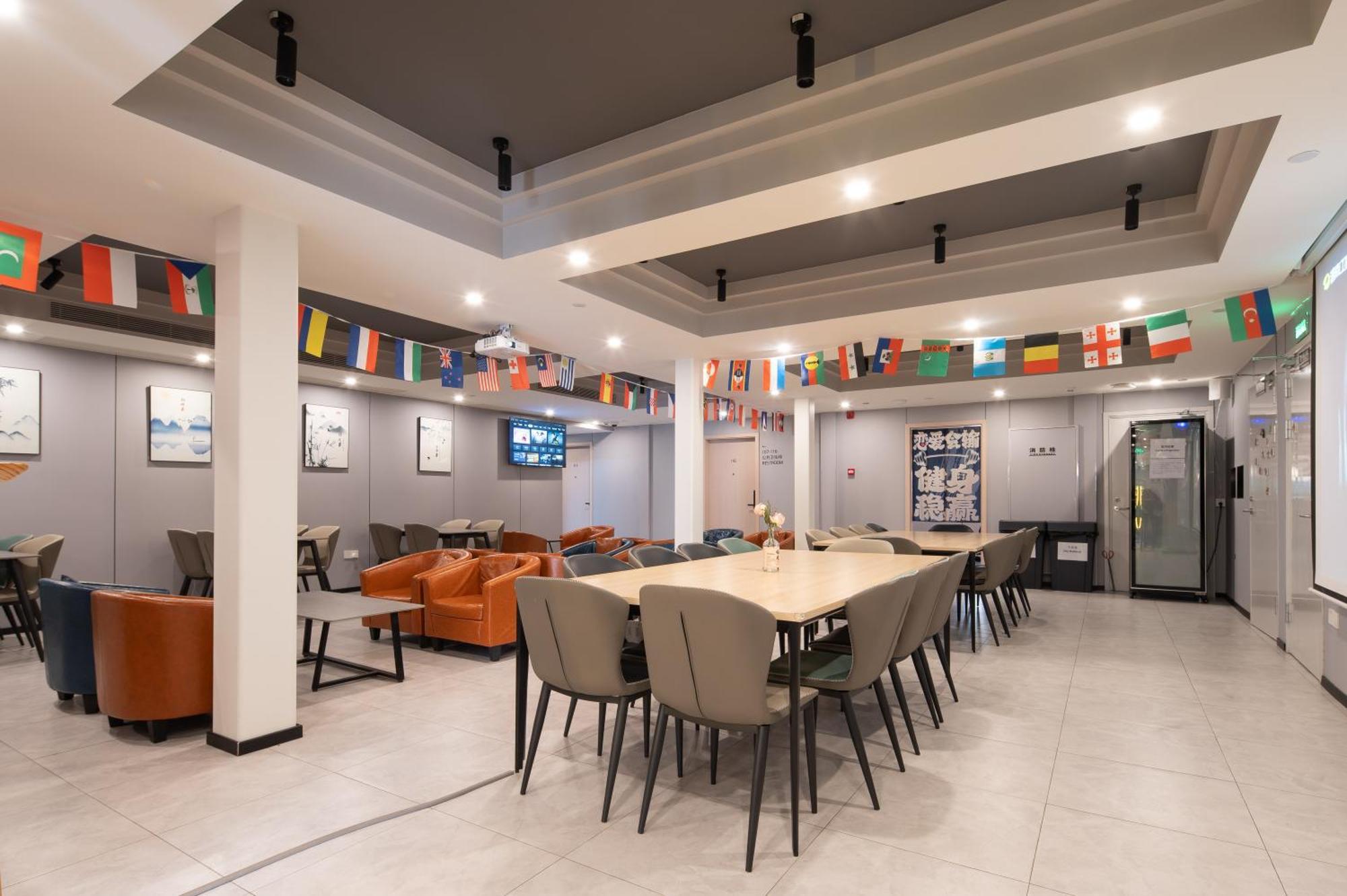 Dayin International Youth Hostel -Near People'S Square & Old Town -Social Area -Bar -Cafe -Gym -Free Laundry Luggage Storage -24H Front Desk -English Service เซี่ยงไฮ้ ภายนอก รูปภาพ