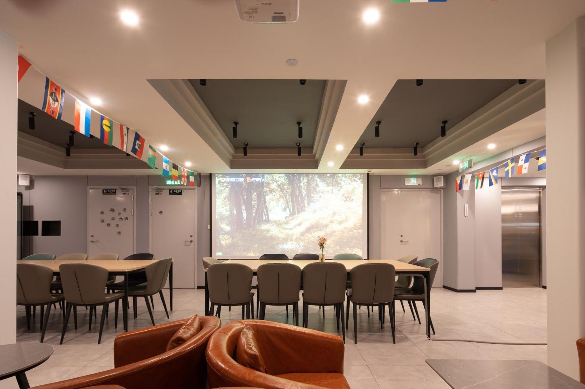 Dayin International Youth Hostel -Near People'S Square & Old Town -Social Area -Bar -Cafe -Gym -Free Laundry Luggage Storage -24H Front Desk -English Service เซี่ยงไฮ้ ภายนอก รูปภาพ