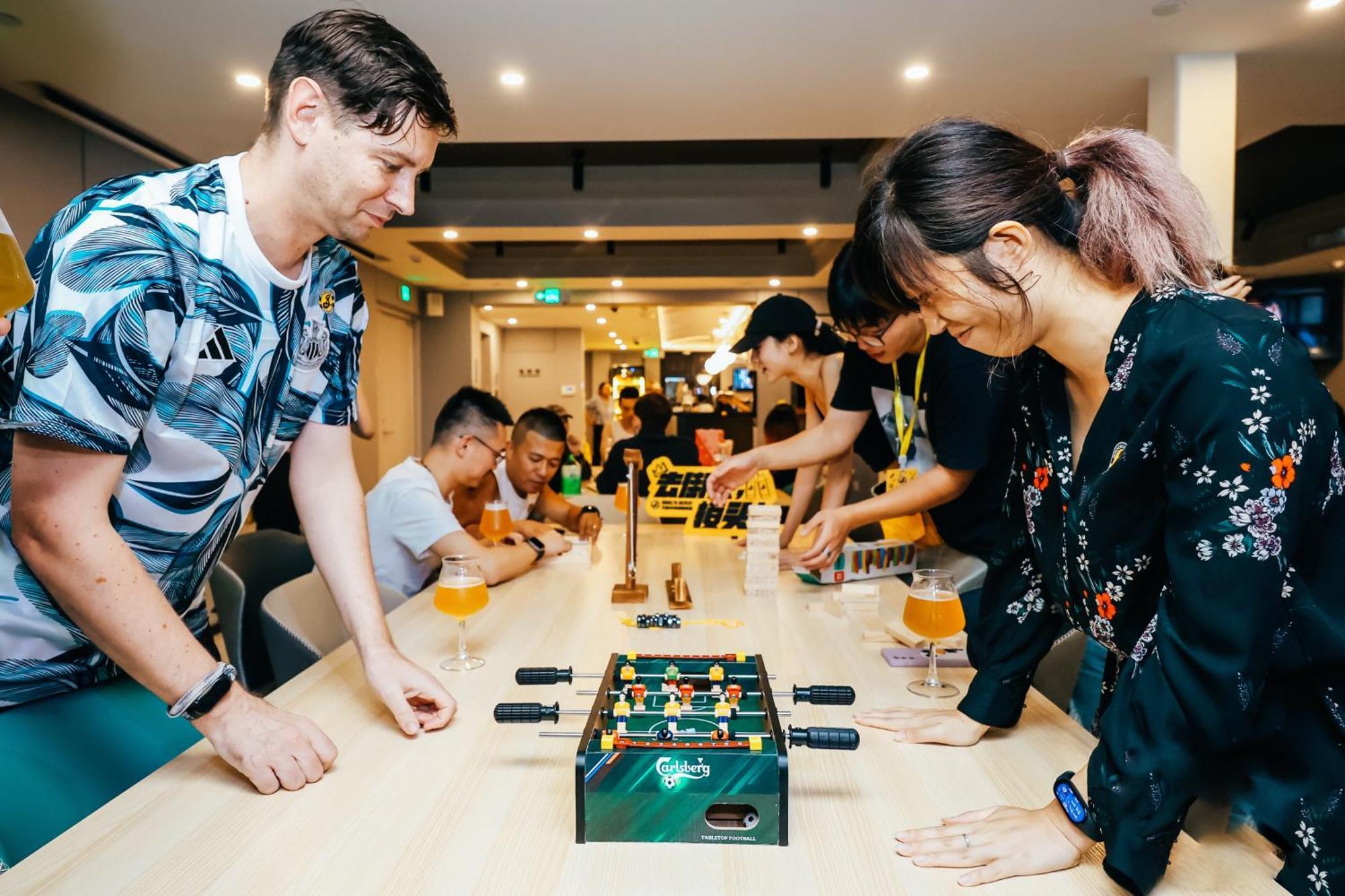 Dayin International Youth Hostel -Near People'S Square & Old Town -Social Area -Bar -Cafe -Gym -Free Laundry Luggage Storage -24H Front Desk -English Service เซี่ยงไฮ้ ภายนอก รูปภาพ