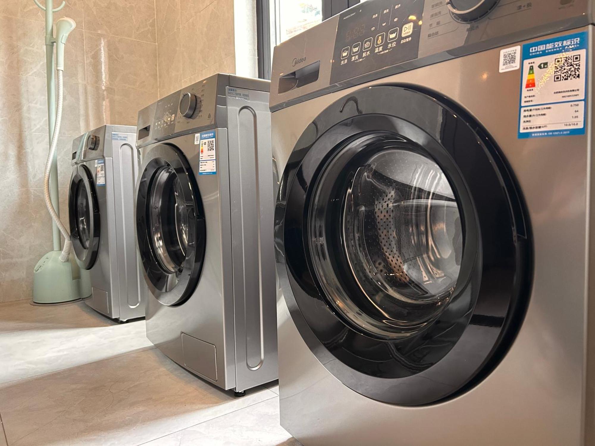 Dayin International Youth Hostel -Near People'S Square & Old Town -Social Area -Bar -Cafe -Gym -Free Laundry Luggage Storage -24H Front Desk -English Service เซี่ยงไฮ้ ภายนอก รูปภาพ