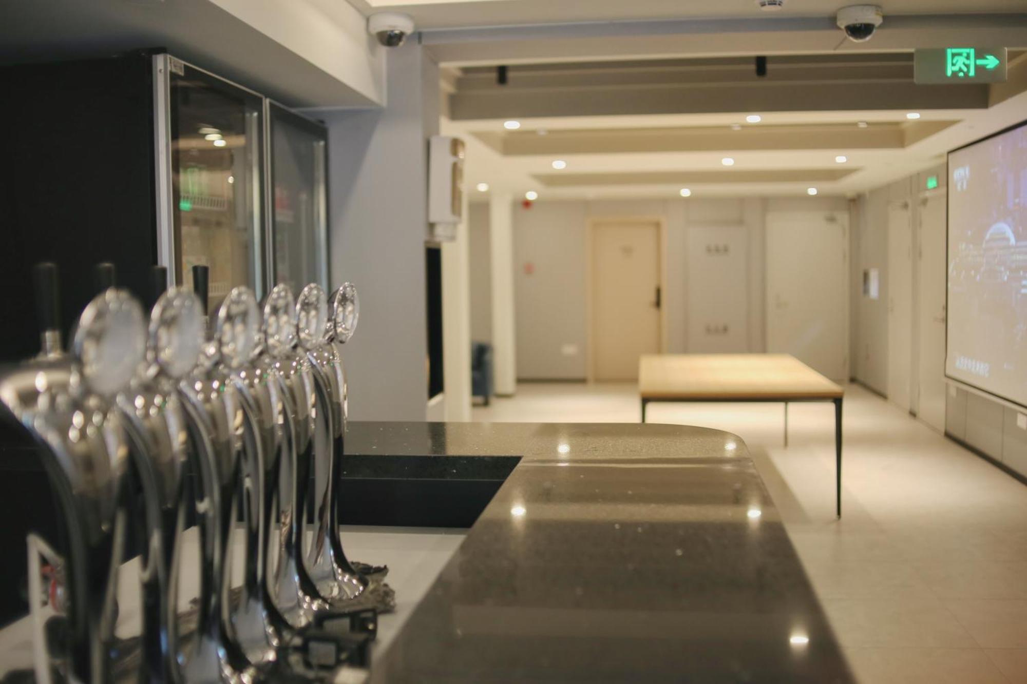 Dayin International Youth Hostel -Near People'S Square & Old Town -Social Area -Bar -Cafe -Gym -Free Laundry Luggage Storage -24H Front Desk -English Service เซี่ยงไฮ้ ภายนอก รูปภาพ