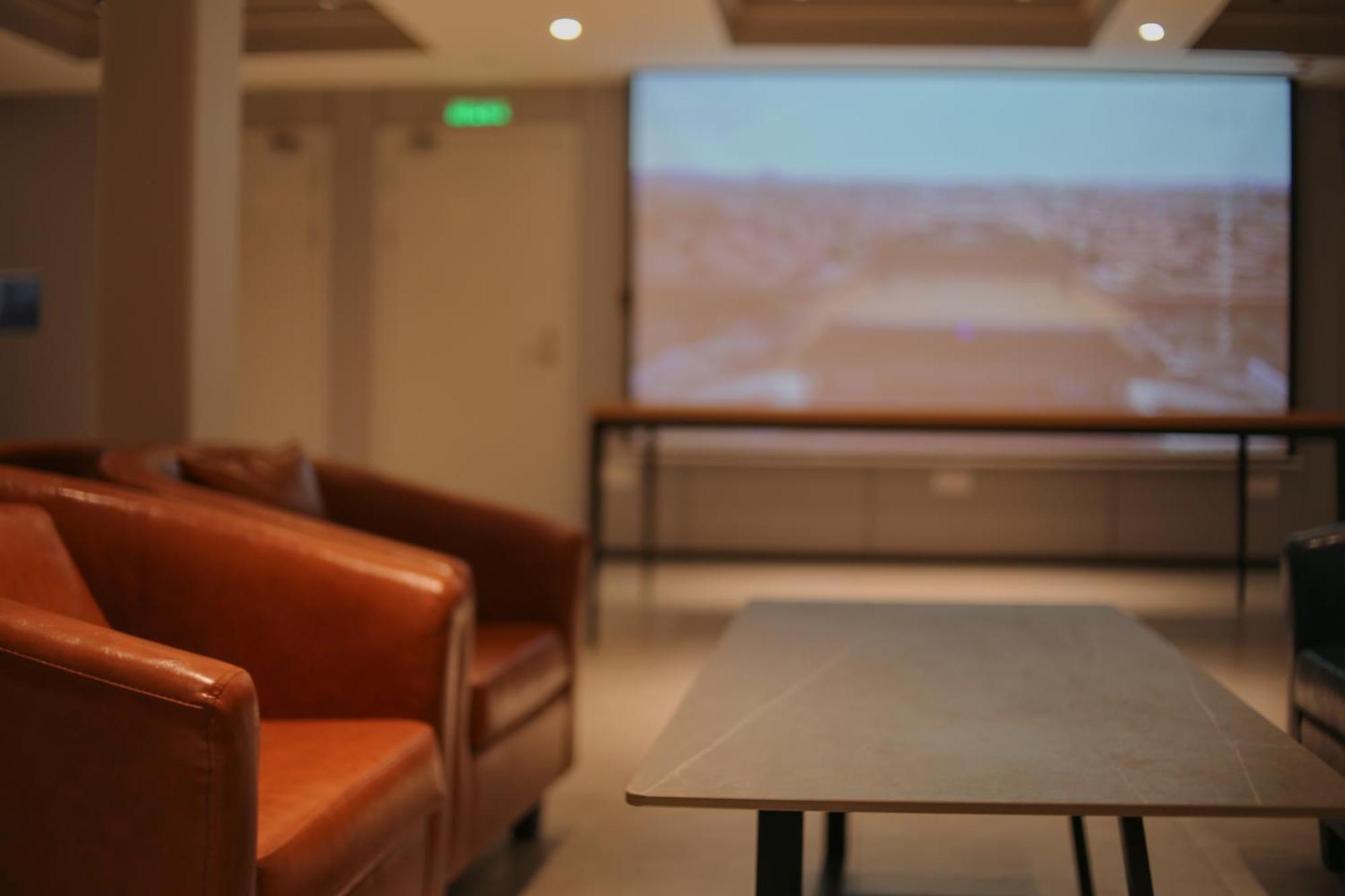 Dayin International Youth Hostel -Near People'S Square & Old Town -Social Area -Bar -Cafe -Gym -Free Laundry Luggage Storage -24H Front Desk -English Service เซี่ยงไฮ้ ภายนอก รูปภาพ