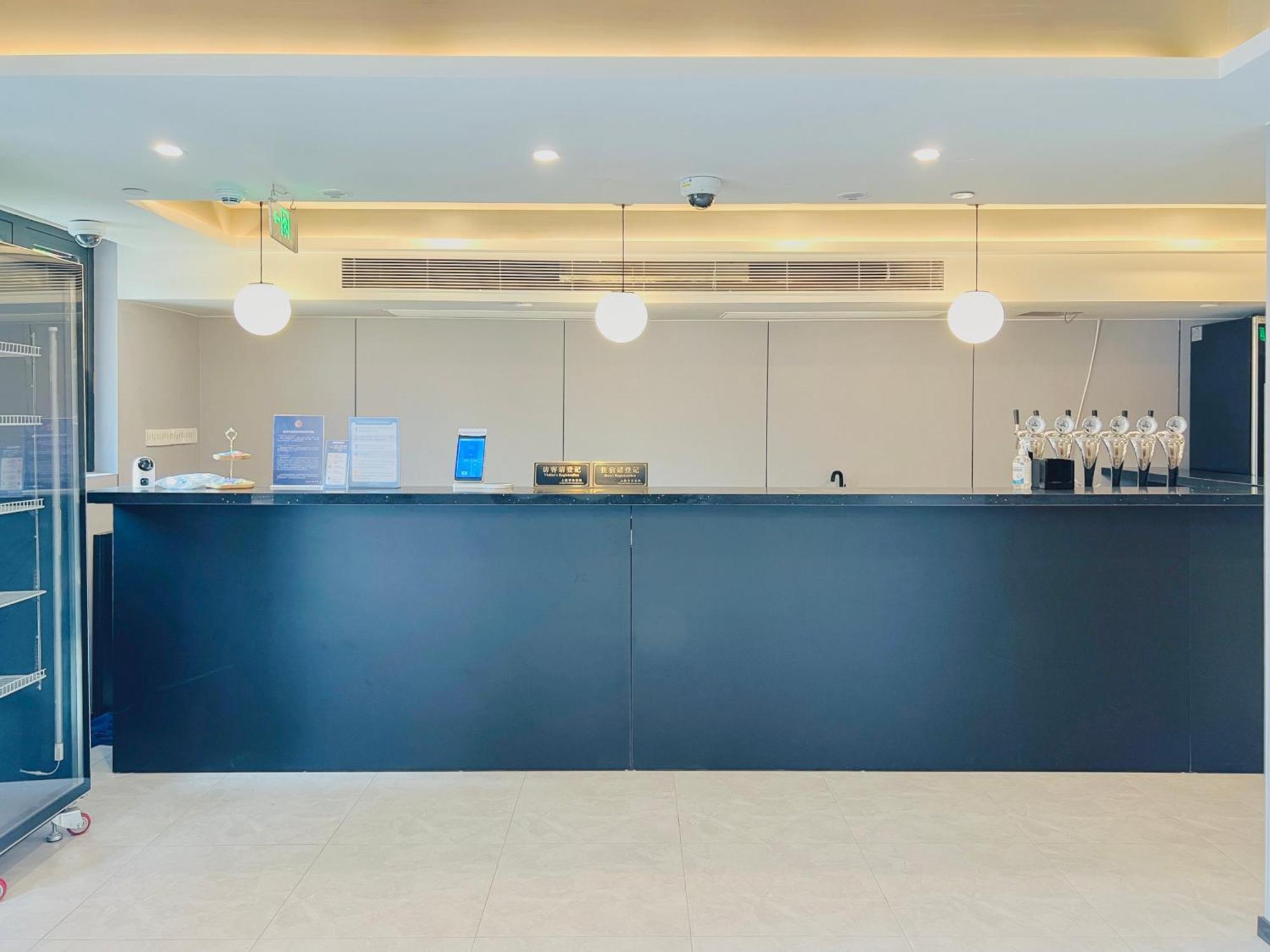 Dayin International Youth Hostel -Near People'S Square & Old Town -Social Area -Bar -Cafe -Gym -Free Laundry Luggage Storage -24H Front Desk -English Service เซี่ยงไฮ้ ภายนอก รูปภาพ