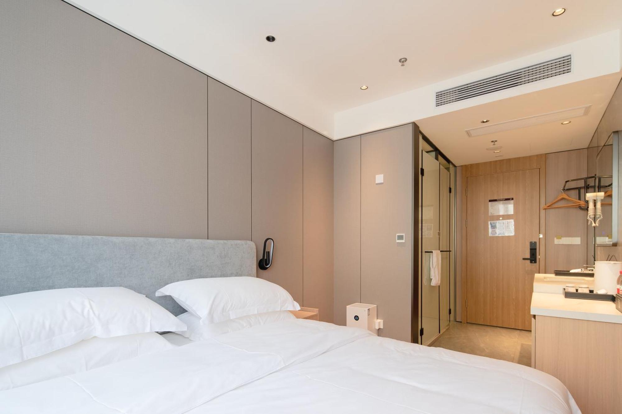 Dayin International Youth Hostel -Near People'S Square & Old Town -Social Area -Bar -Cafe -Gym -Free Laundry Luggage Storage -24H Front Desk -English Service เซี่ยงไฮ้ ภายนอก รูปภาพ